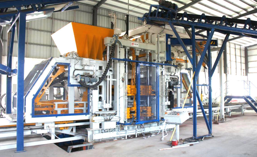 Quangong-tiilikoneet tekevät jälkensä Etelä-Kiinassa – päällystystiilet ja timantinmuotoiset tiilet, joita käsittelee yksi kone